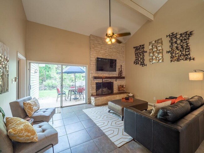 Building Photo - 6003 Shadow Valley Cove