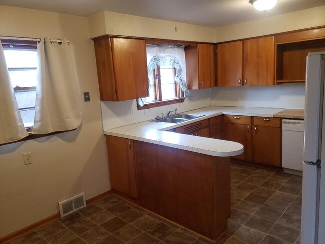 Building Photo - 515 Valleyview Ave NW