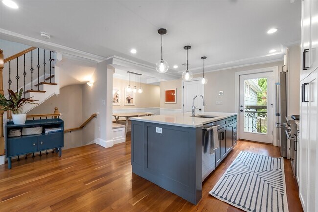 Building Photo - 377 K St