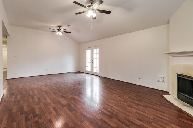 Foto del edificio - 16127 Kelley Green Ct