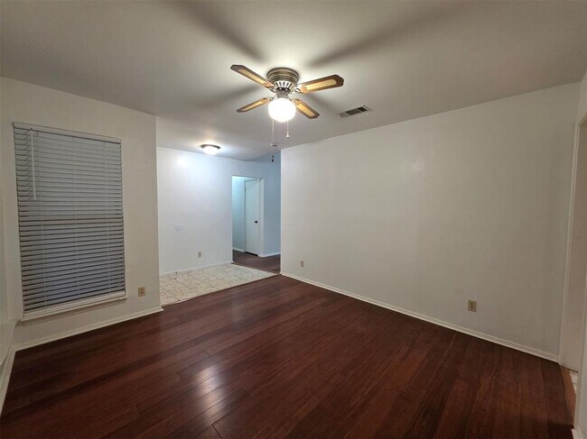 Foto del edificio - 10909 Hillside Oak Ln