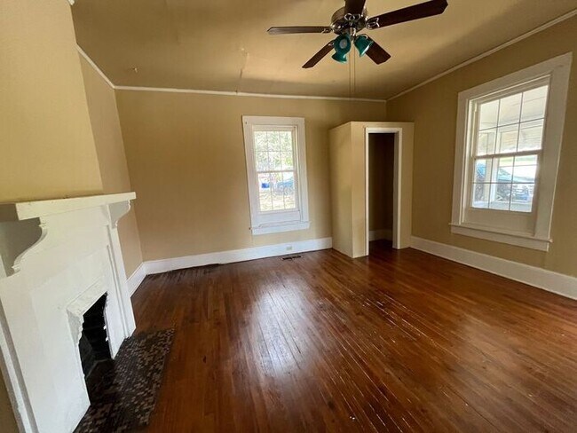 Building Photo - Rent NOW! Charming and spacious historic home in Porterdale Village featuring three bedrooms, two...