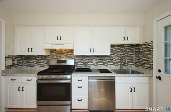 Building Photo - 11 Sable St