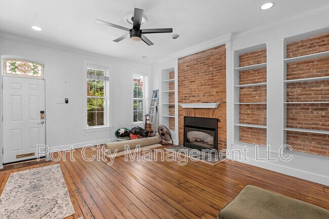 Foto del edificio - 1329 S Charles St