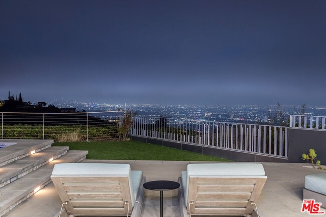 Building Photo - 9315 Nightingale Dr