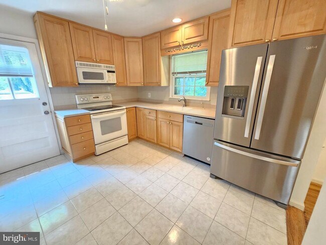 Foto del edificio - 5683 Ravenel Ln