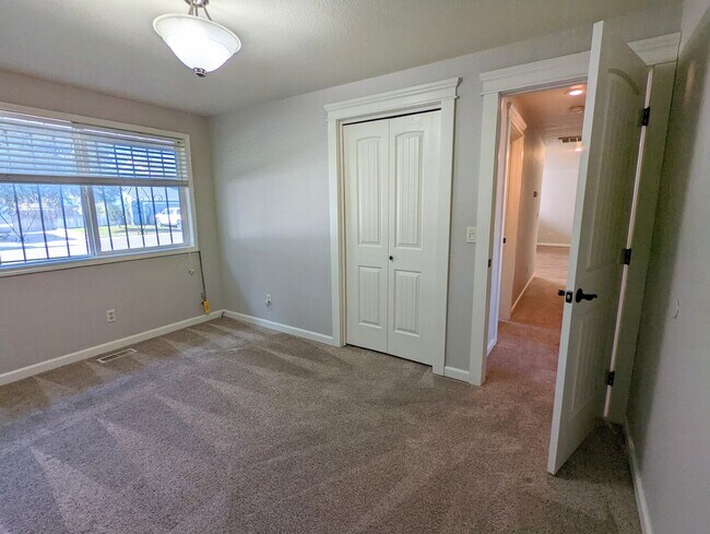 Foto del edificio - 3 Bed/ 2 bath Mountain Home