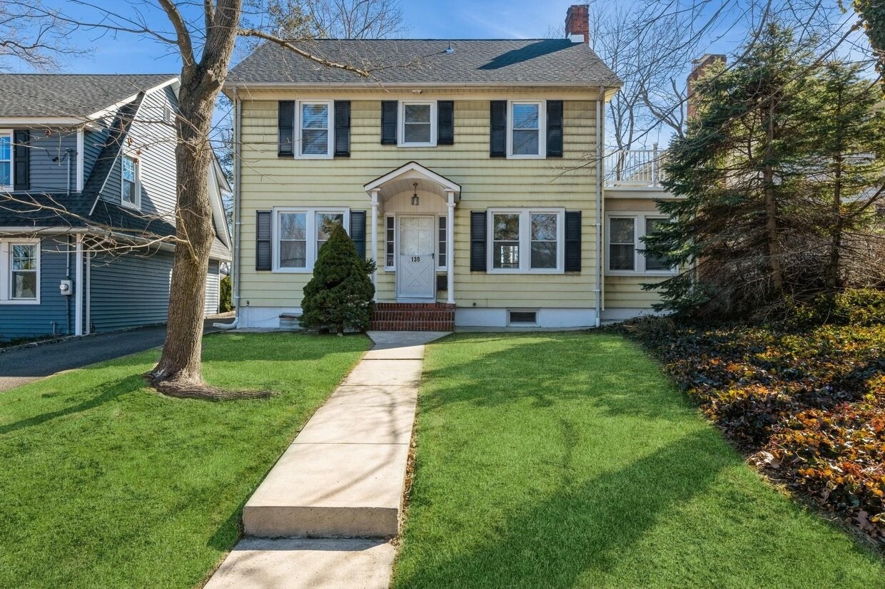 Primary Photo - 130 Soundview Rd