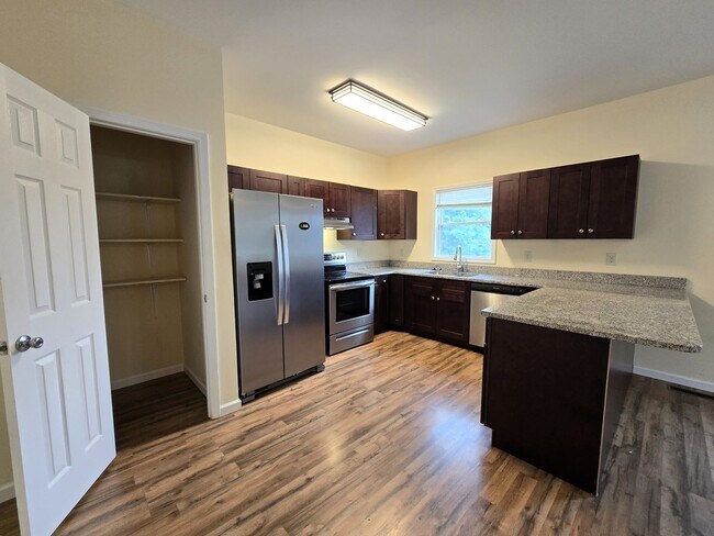 Foto del edificio - 1232 Highland Hall Rd