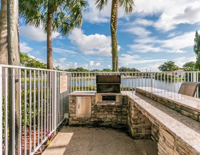 Foto del edificio - 145 SW 96th Ter