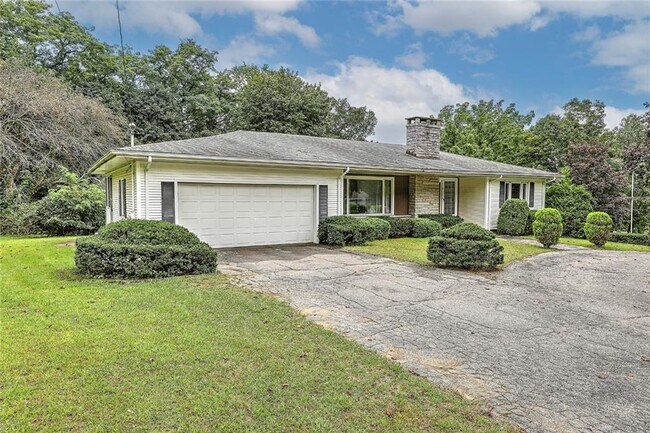 Building Photo - 5 Appian Way