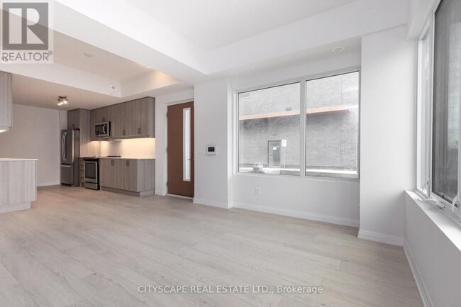 Building Photo - 1010 Portage Pkwy