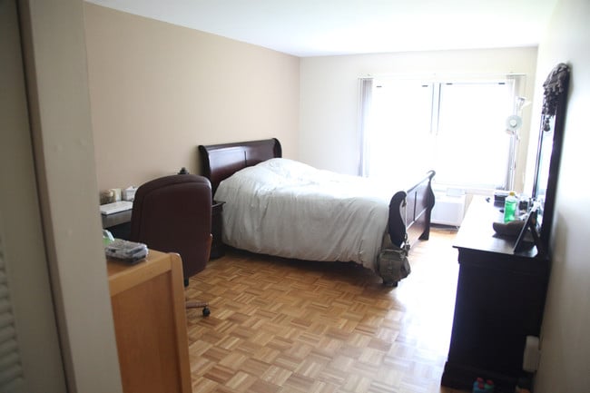Bedroom - 1111 River Rd