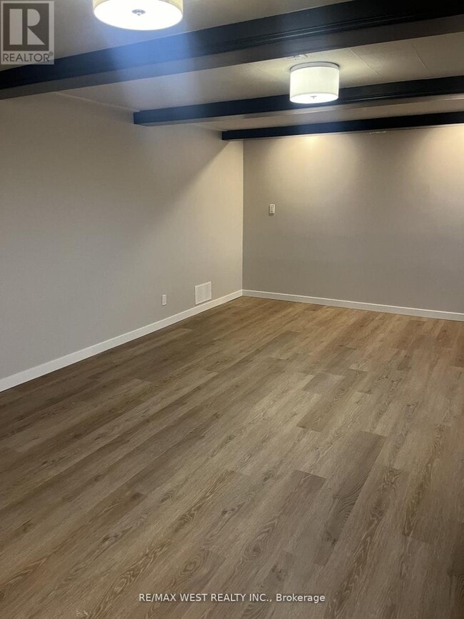 Building Photo - 35 Lilywood Rd