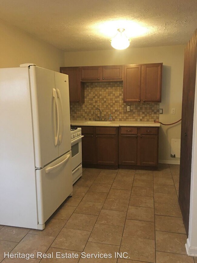 Building Photo - 3 br, 1 bath House - 361 N Wabash St.