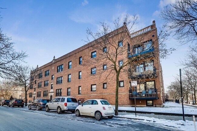 Building Photo - 1525 W Cullom Ave
