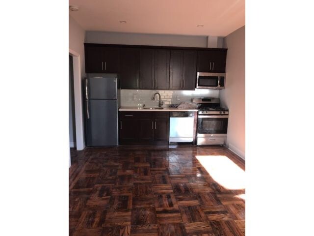 Primary Photo - 104 Elmhurst 32 Ave
