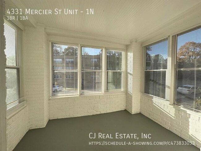 Building Photo - 4331 Mercier St