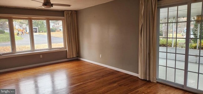 Foto del edificio - 25 Lower Hilltop Rd