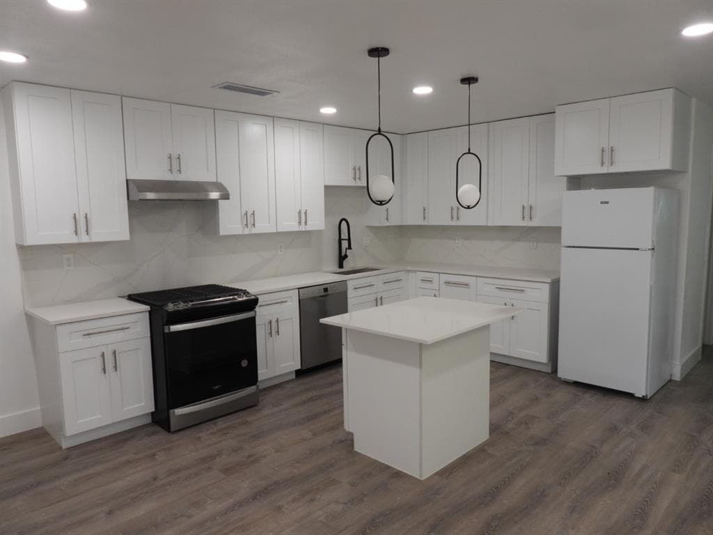 Primary Photo - 1621 Rutland Dr
