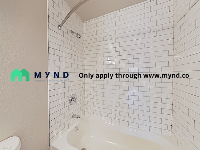 Building Photo - 2 br, 2 bath  - 9700 Mountain Blvd Apt 11