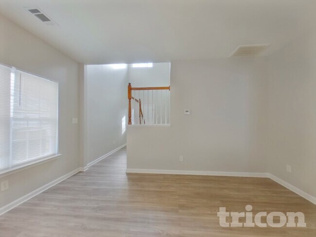 Foto del edificio - 5113 Livermore Ln