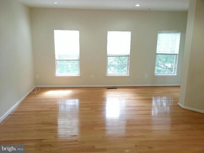 Foto del edificio - 629 Gatestone Square St