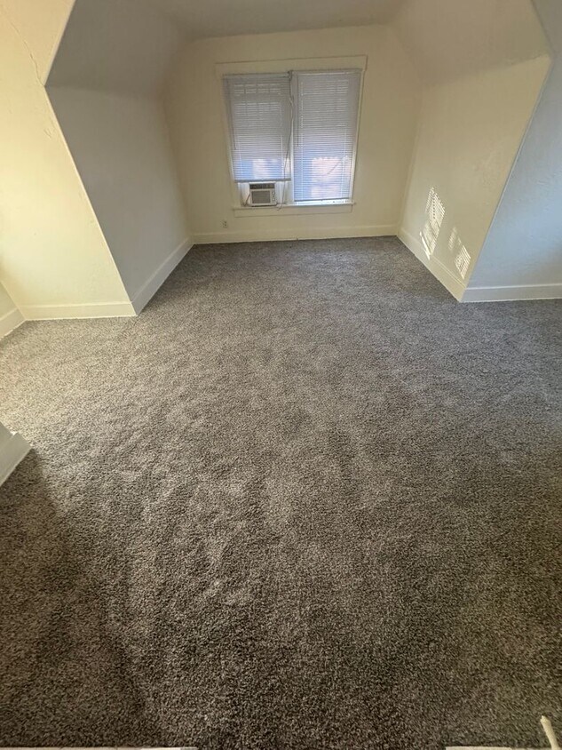 Building Photo - 1430 SW Polk St