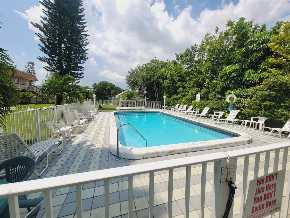 2832 Fillmore St Unit 19, Hollywood, FL 33020 Condo for Rent in