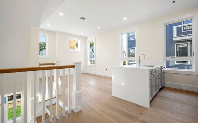 Foto del edificio - 120 School St