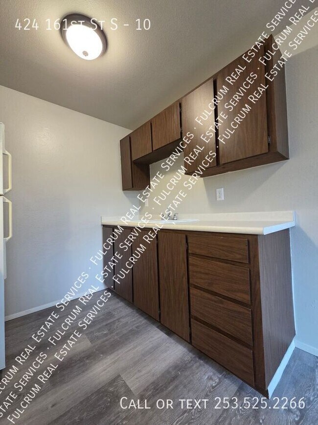 Foto del edificio - 424 161st St S