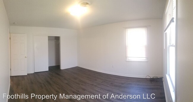 Building Photo - 130 Tanglewood Dr