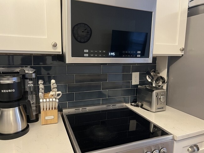 Building Photo - 35 Grove St