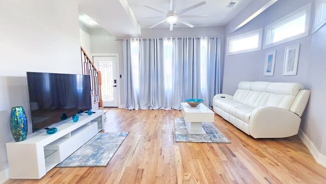 Foto del edificio - 1023 N Central Ave