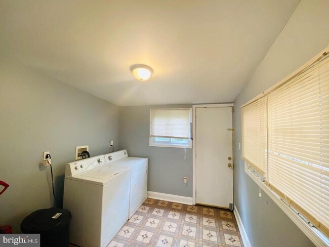 Foto del edificio - 1704 N Sydenham St