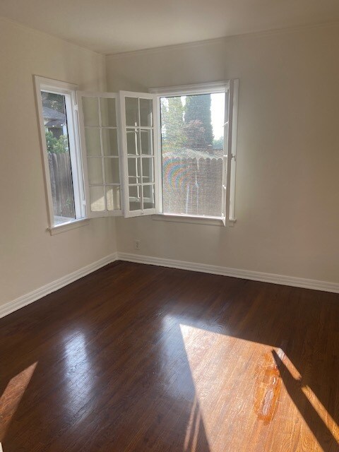 Sala de estar - 4014 Prospect Ave