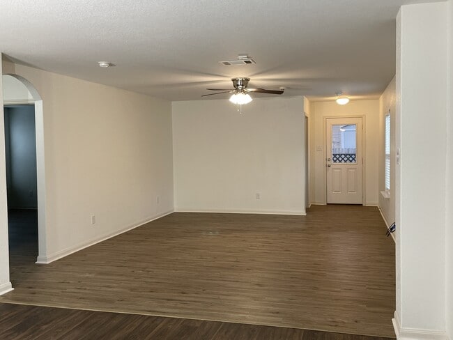 Photo - 1525 Breanna Ln (Kyle, TX) House