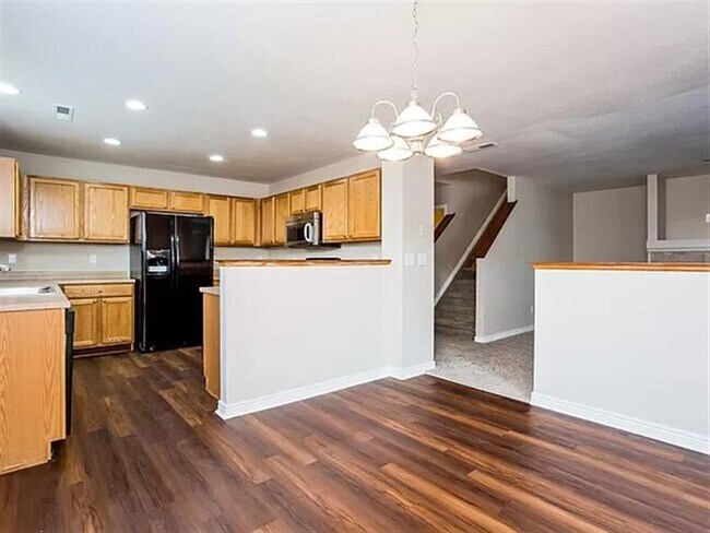 Building Photo - NICE HOME F25