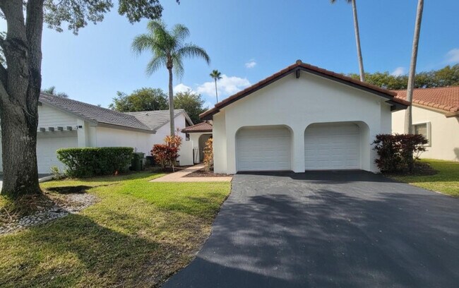 Building Photo - 2177 Montpeliar