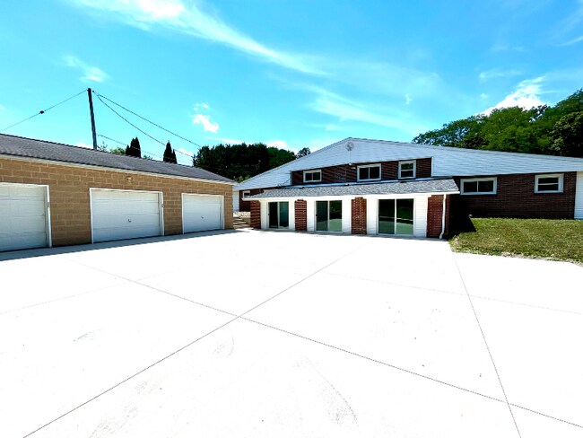 Foto del edificio - 1656 Beal Rd