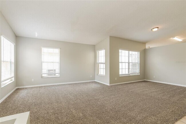 Foto del edificio - 8664 Wellington Loop