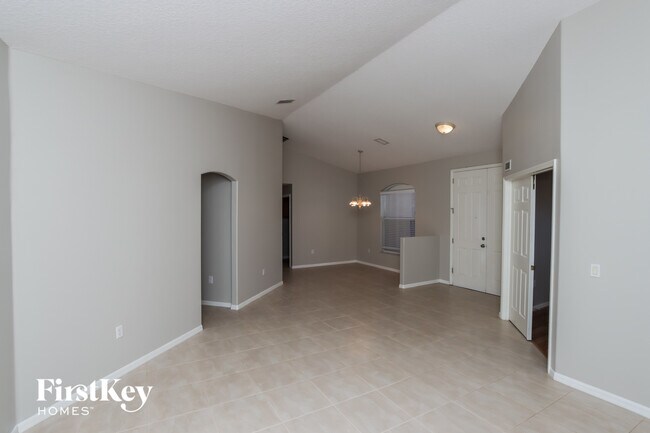Foto del edificio - 1347 Armory Dr NE