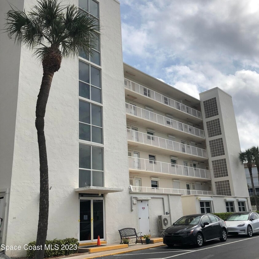 555 Fillmore Ave Unit 208, Cape Canaveral, FL 32920 Condo for Rent in