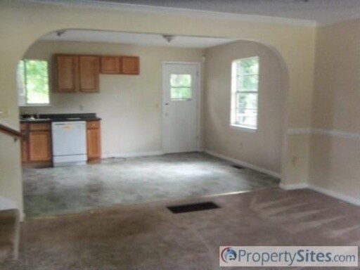 Building Photo - 819 Country View Dr
