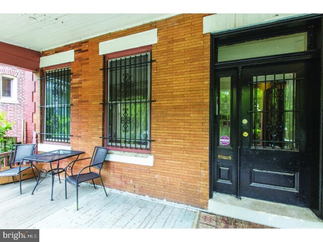 Foto del edificio - 4517 Chester Ave