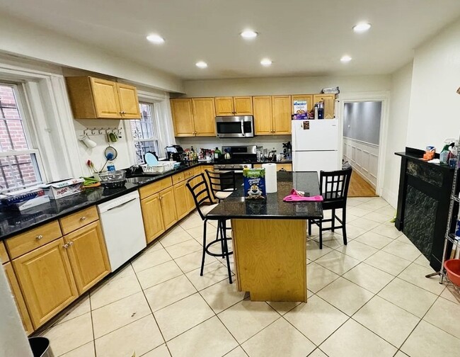 Building Photo - 23 Juniper St