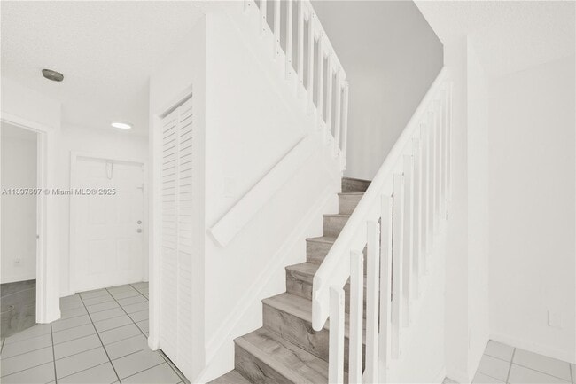 Building Photo - 17380 SW 140th Ct