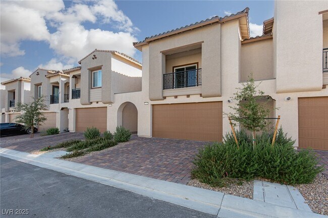 Building Photo - 2532 Vittora Pointe St
