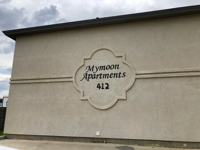 Foto del edificio - 412 Hilltop Rd