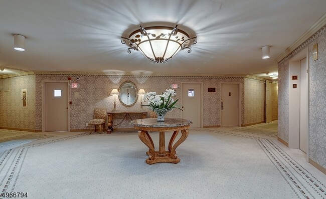 Foto del edificio - 1 Claridge Dr